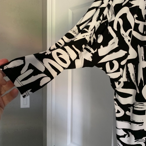 Joseph Ribkoff 16 black/white top - Picture 6 of 6